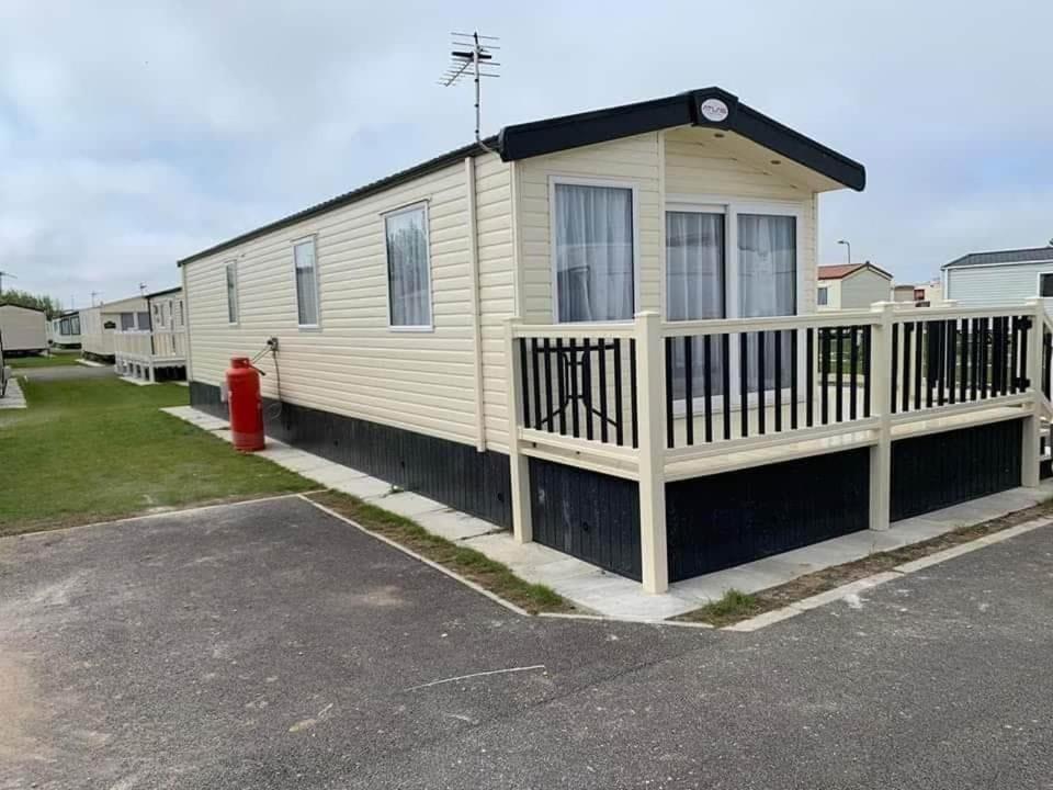6 Berth Deluxe Caravan Palm Grove 42 Chapel Saint Leonards Exterior photo